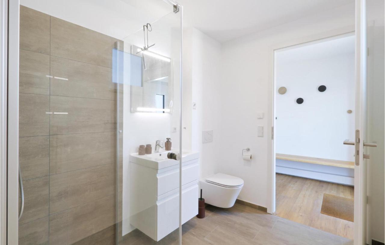Awesome Home In Lembruch-Duemmer See With Kitchen المظهر الخارجي الصورة